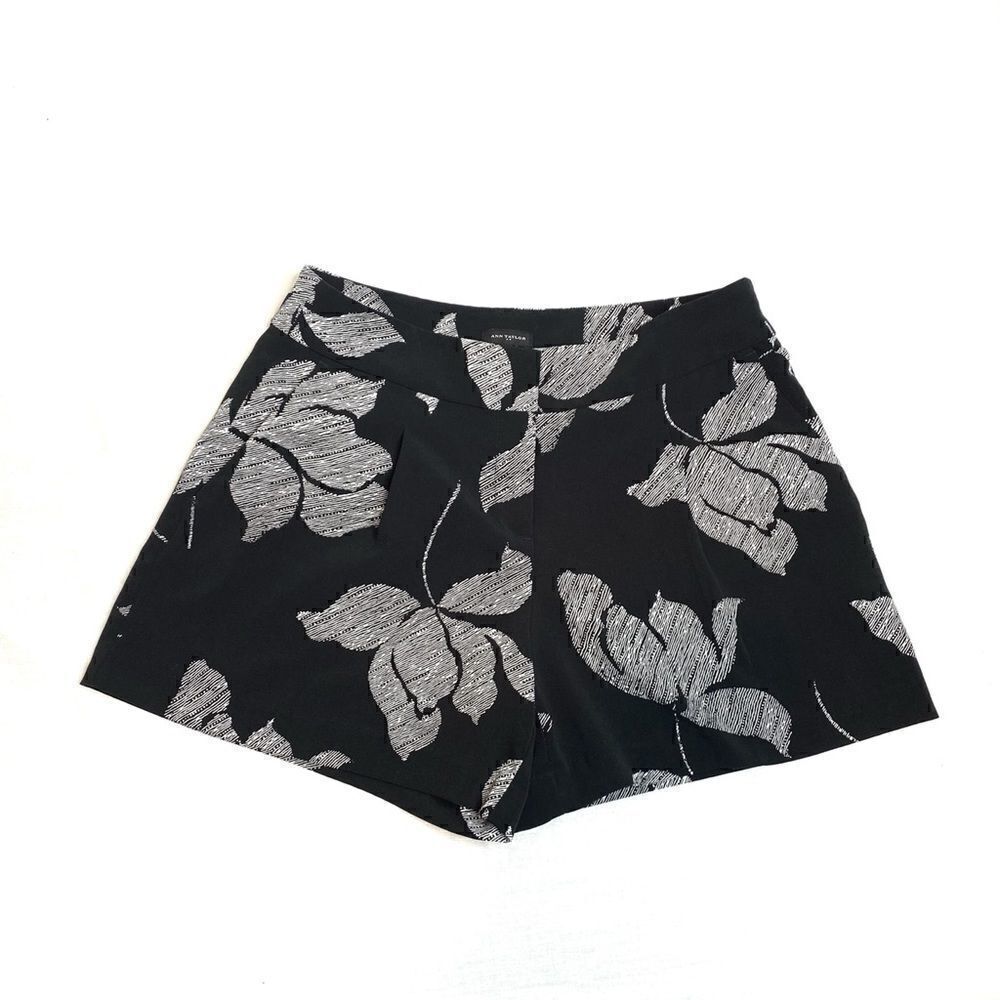 Ann Taylor factory black and white floral shorts size 0